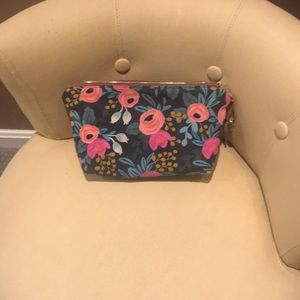 Baggage and company large essential oil bag